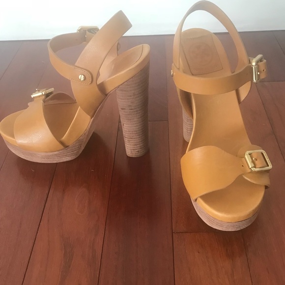 Tory Burch Shoes - Tory Burch Sandals ~ 8M